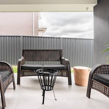 Neat 4 Bedroom In Catherine Fields Narellan Buitenkant foto