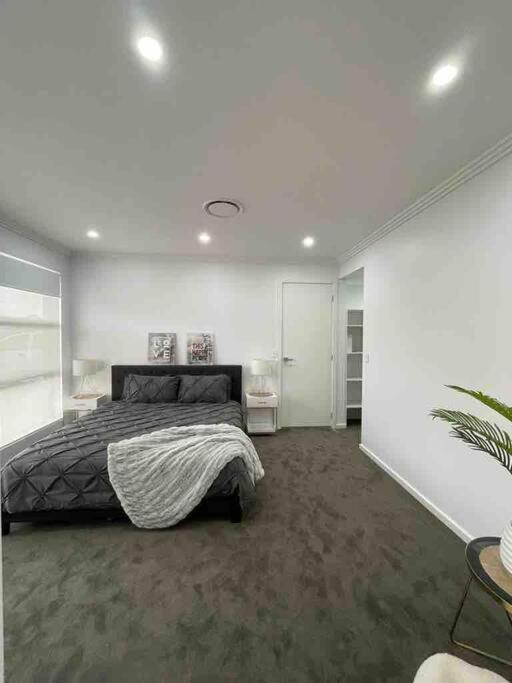 Neat 4 Bedroom In Catherine Fields Narellan Buitenkant foto