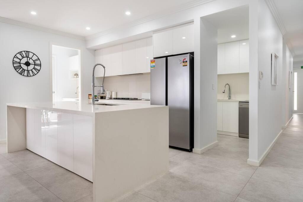 Neat 4 Bedroom In Catherine Fields Narellan Buitenkant foto