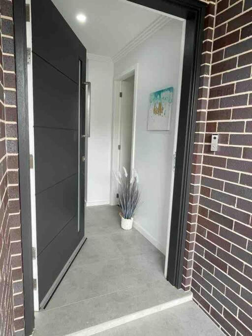 Neat 4 Bedroom In Catherine Fields Narellan Buitenkant foto